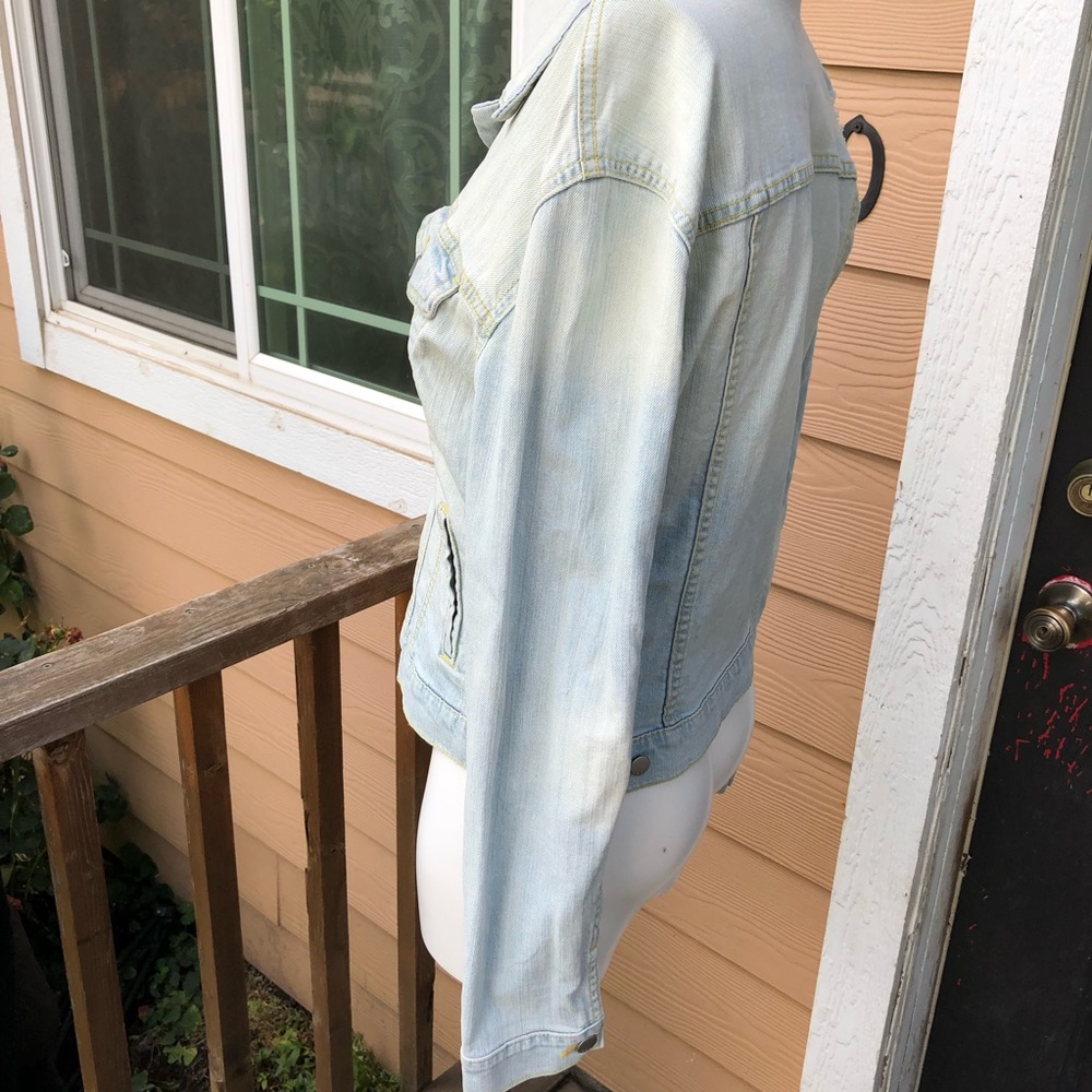 Gap Distressed Light Denim Jacket Small - image 3